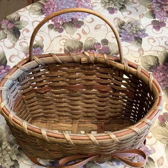 FIVE Beautiful handwoven BASKETS - Picture 15 of 15
